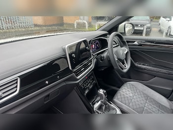 Used Volkswagen T-Roc 2025 for sale - 77363247: Photo