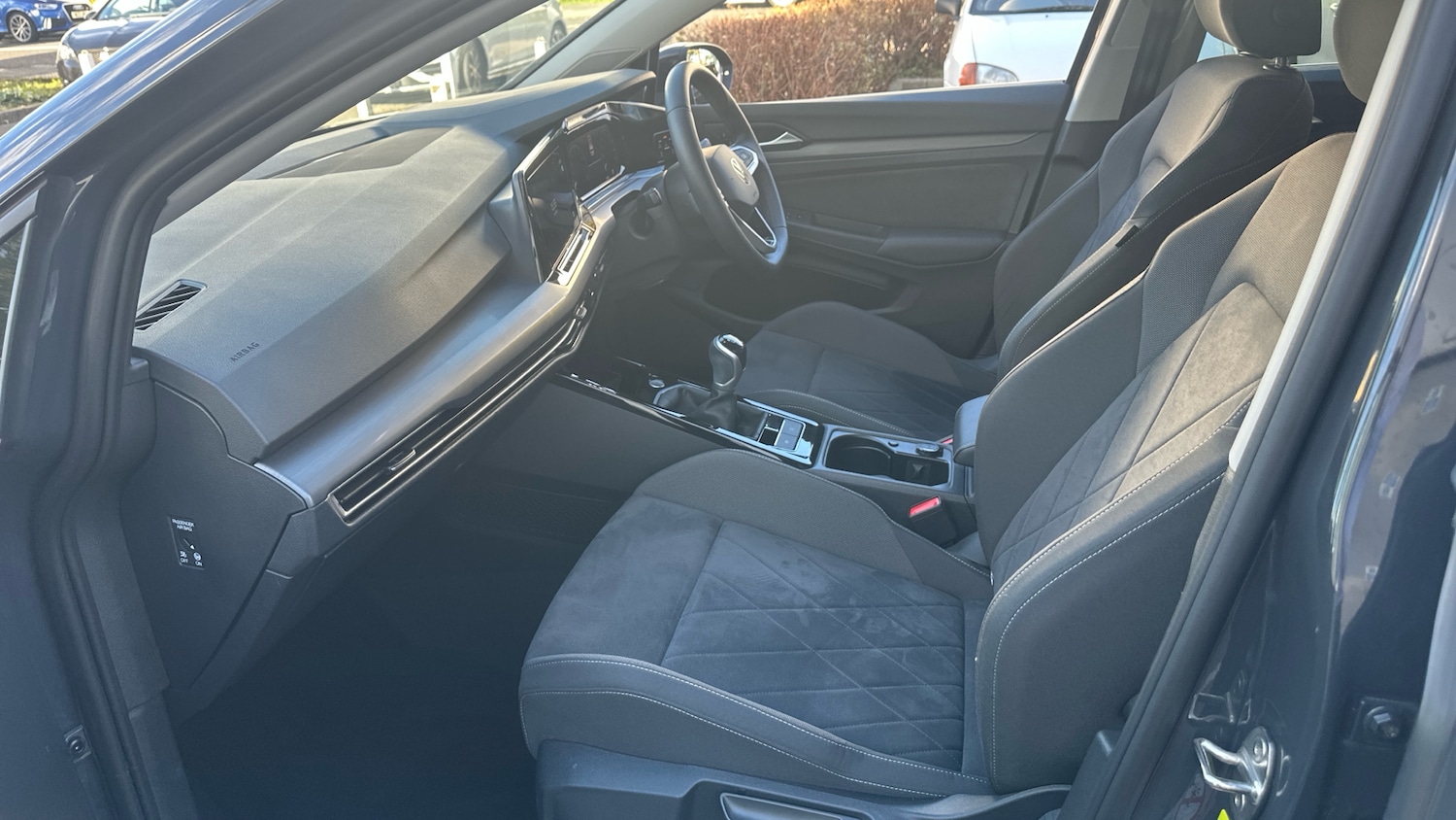 Used Volkswagen Golf 2023 for sale - 76159859: Photo 2