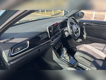 Used Volkswagen T-Roc 2025 for sale - 78011518: Photo