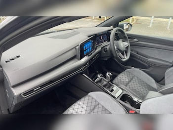 Used Volkswagen Golf 2024 for sale - 75410288: Photo