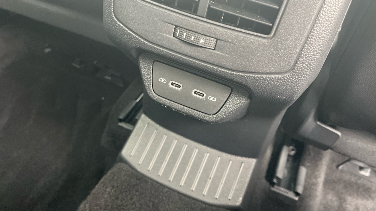 Used Volkswagen T-Roc 2025 for sale - 78109286: Photo 31