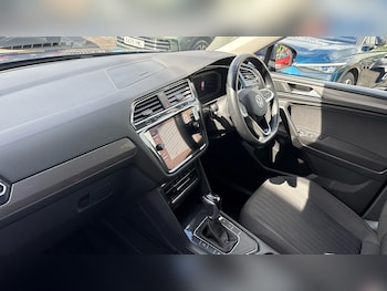 Used Volkswagen Tiguan Allspace 2023 for sale - 78555974: Photo