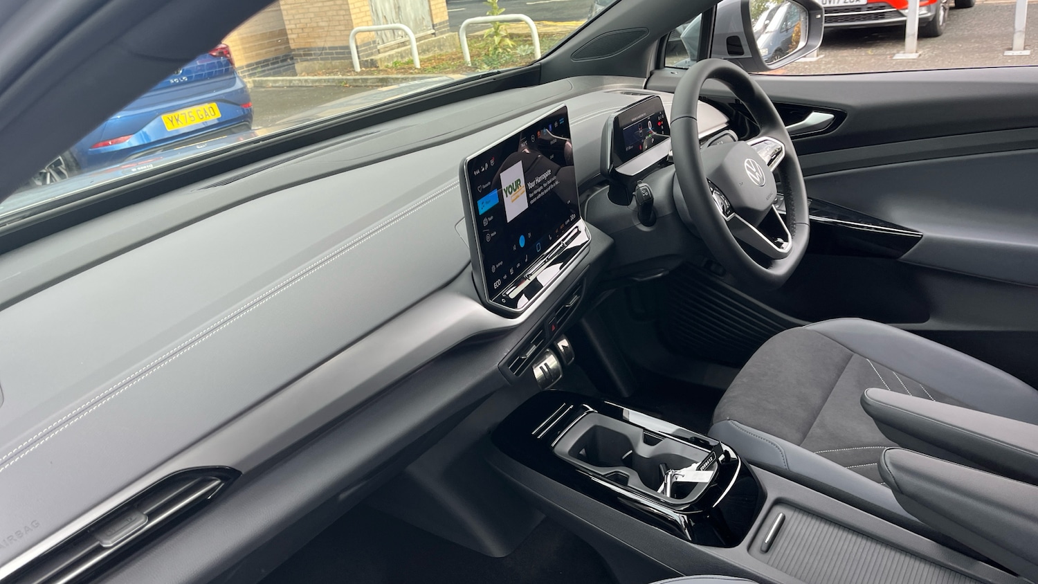 Used Volkswagen ID.4 2025 for sale - 76776316: Photo 2