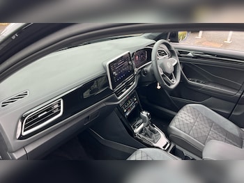 Used Volkswagen T-Roc 2025 for sale - 77945287: Photo