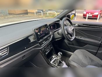 Used Volkswagen T-Roc 2026 for sale - 79055177: Photo