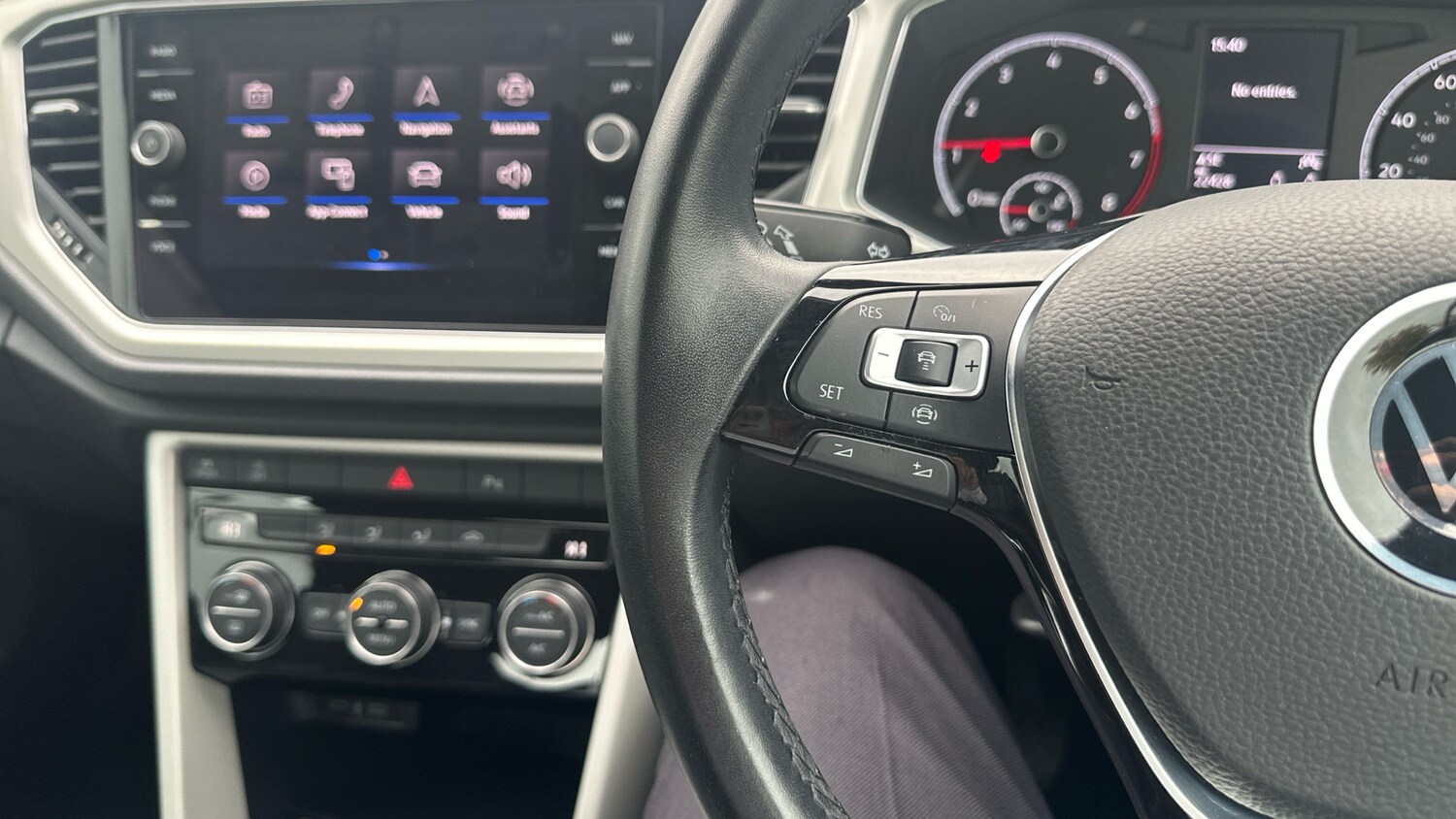 Used Volkswagen T-Roc 2022 for sale - 76252264: Photo 17