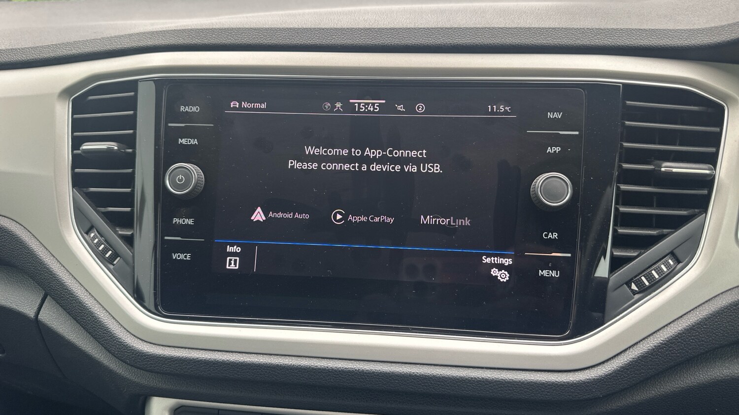 Used Volkswagen T-Roc 2022 for sale - 76252264: Photo 31