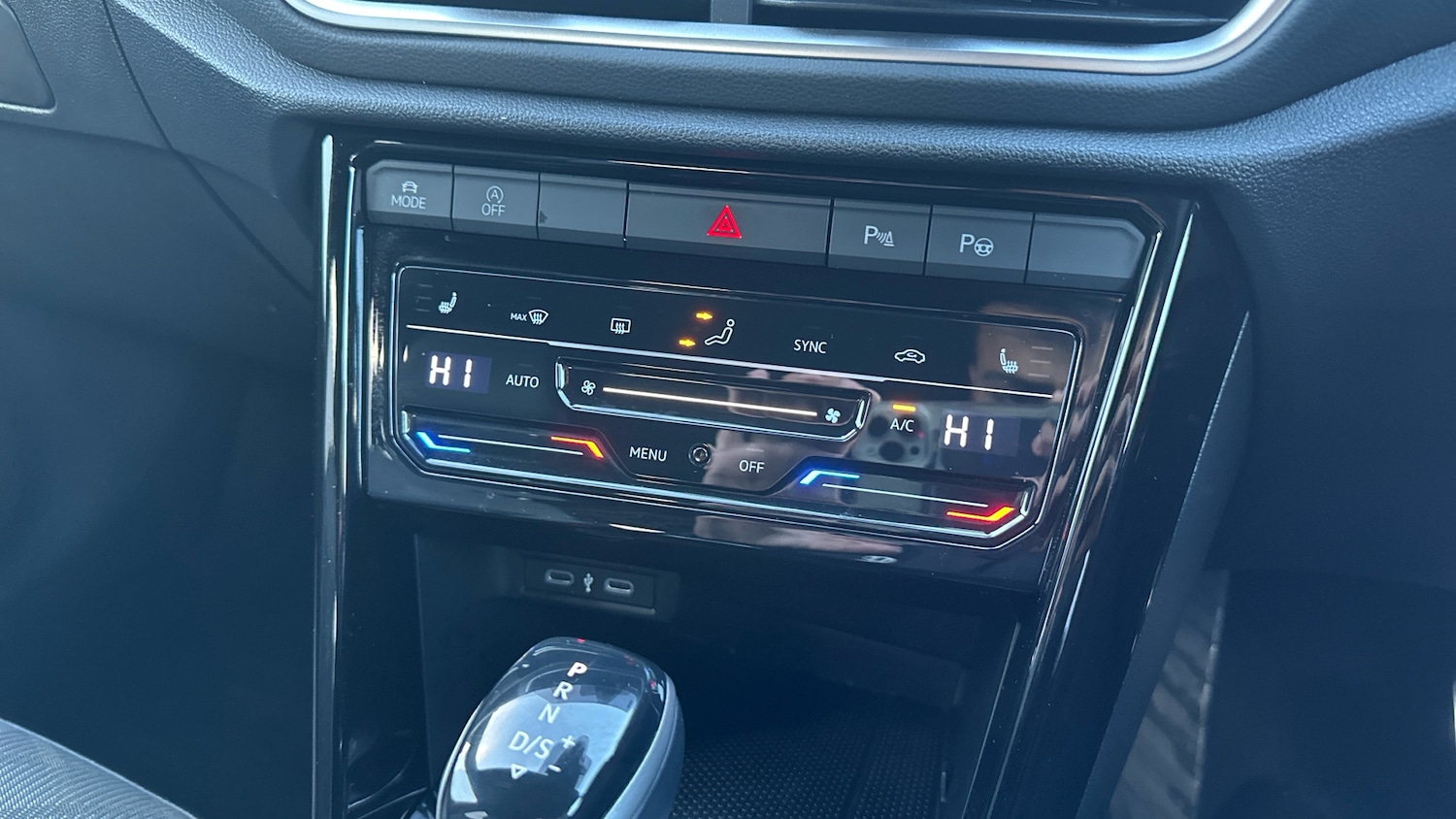 Used Volkswagen T-Roc 2024 for sale - 76859046: Photo 13