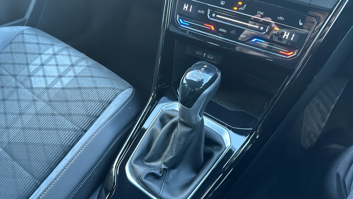 Used Volkswagen T-Roc 2024 for sale - 76859046: Photo 14