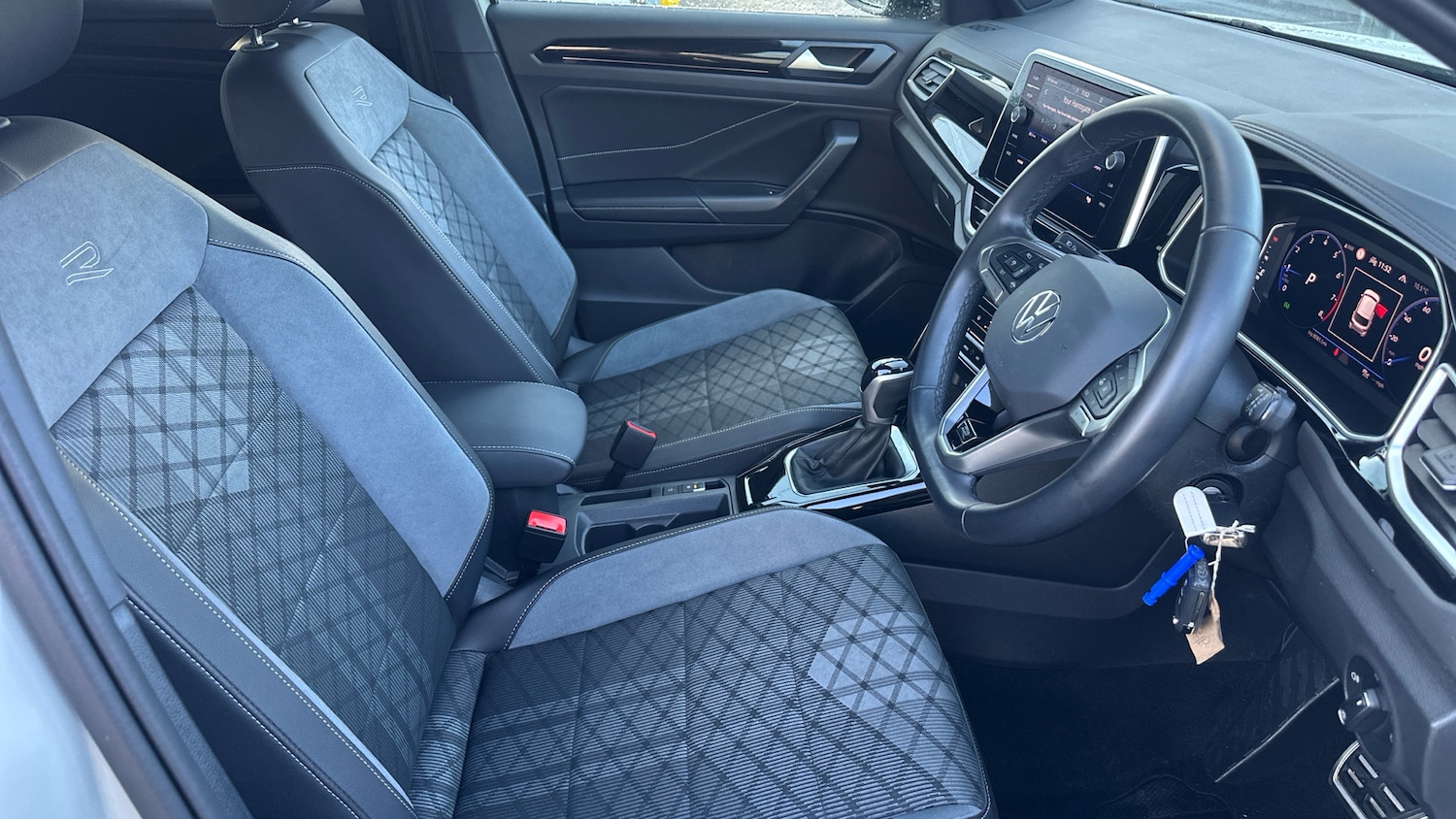 Used Volkswagen T-Roc 2024 for sale - 76859046: Photo 15