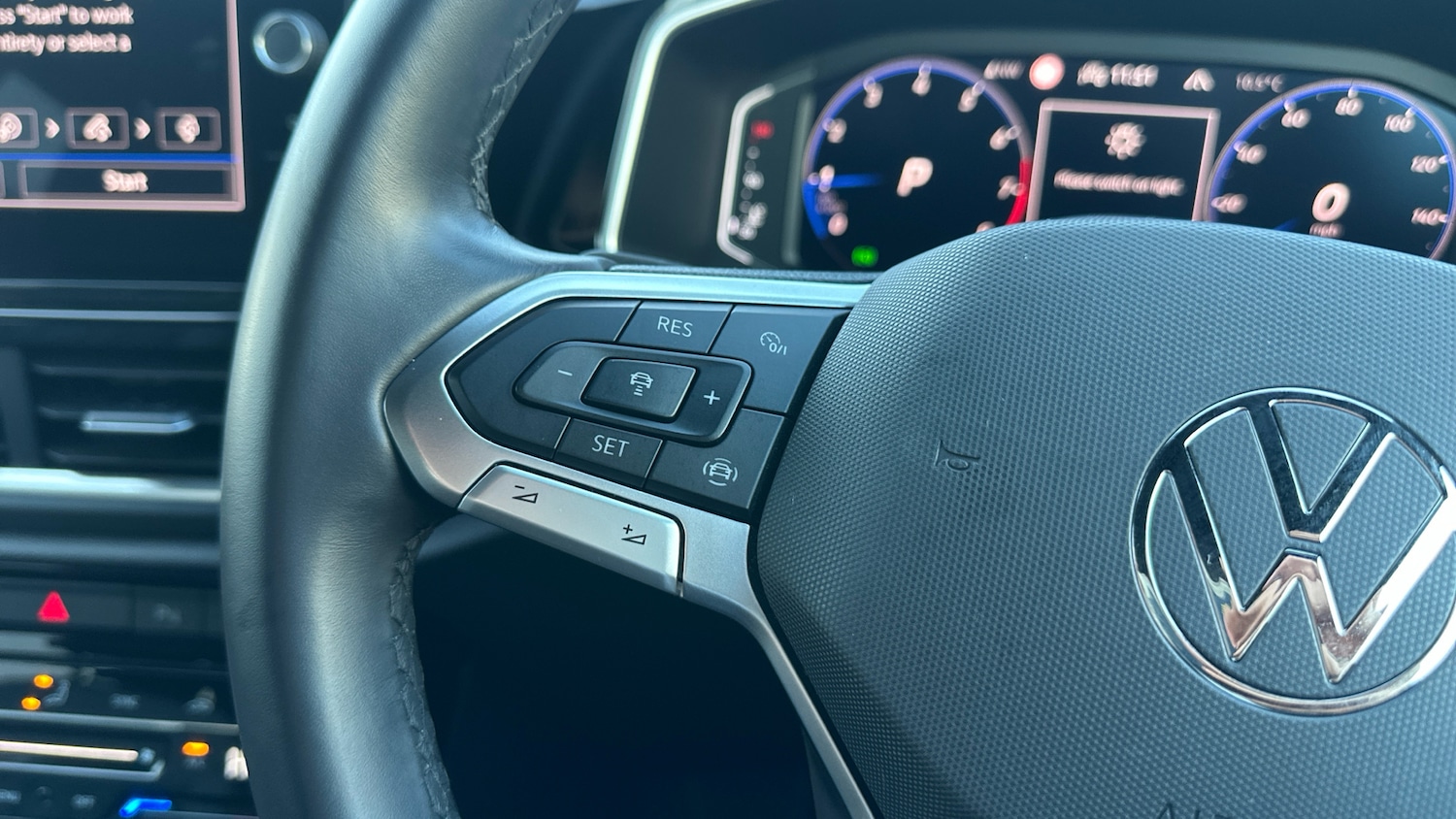 Used Volkswagen T-Roc 2024 for sale - 76859046: Photo 17