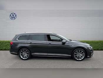 Used Volkswagen Passat 2022 for sale - 78980048: Photo