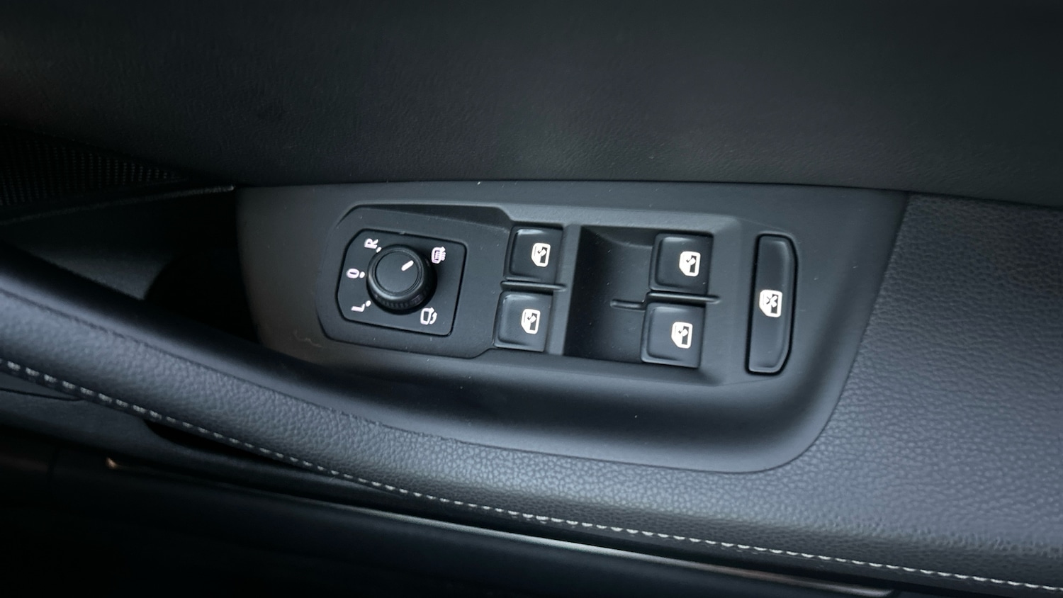 Used Volkswagen Passat 2016 for sale - 76859052: Photo 28