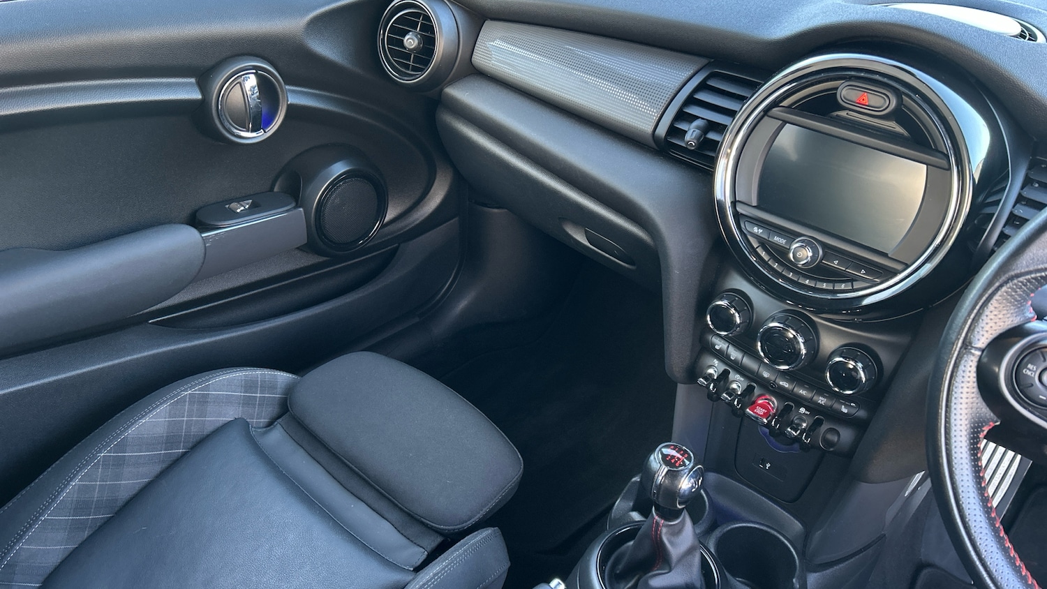 Used MINI Hatch 2018 for sale - 76761917: Photo 14