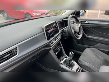 Used Volkswagen T-Roc 2025 for sale - 79556463: Photo