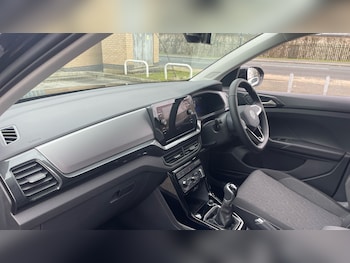 Used Volkswagen T-Cross 2025 for sale - 77679327: Photo