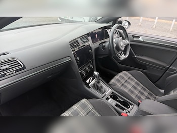 Used Volkswagen Golf 2018 for sale - 78177391: Photo