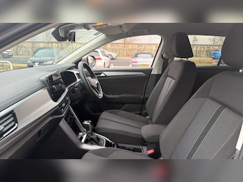 Used Volkswagen T-Roc 2025 for sale - 77062021: Photo