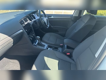 Used Volkswagen Golf 2017 for sale - 78325367: Photo