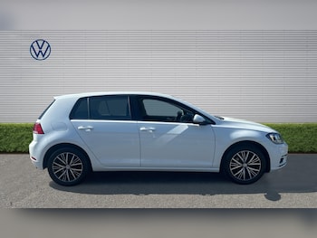 Used Volkswagen Golf 2017 for sale - 78325367: Photo