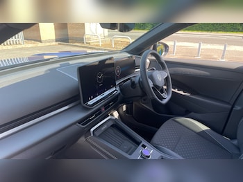 Used Volkswagen T-Roc 2026 for sale - 78870001: Photo
