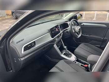 Used Volkswagen T-Roc 2024 for sale - 78039162: Photo