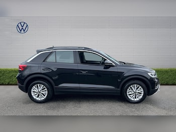 Used Volkswagen T-Roc 2024 for sale - 78039162: Photo