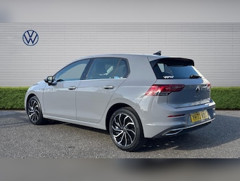 Used Volkswagen Golf 2023 for sale - 77845173: Photo