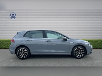 Used Volkswagen Golf 2023 for sale - 77845173: Photo