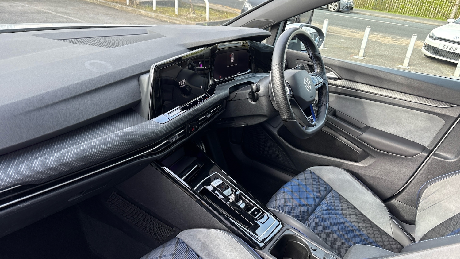 Used Volkswagen Golf 2023 for sale - 77945290: Photo 2