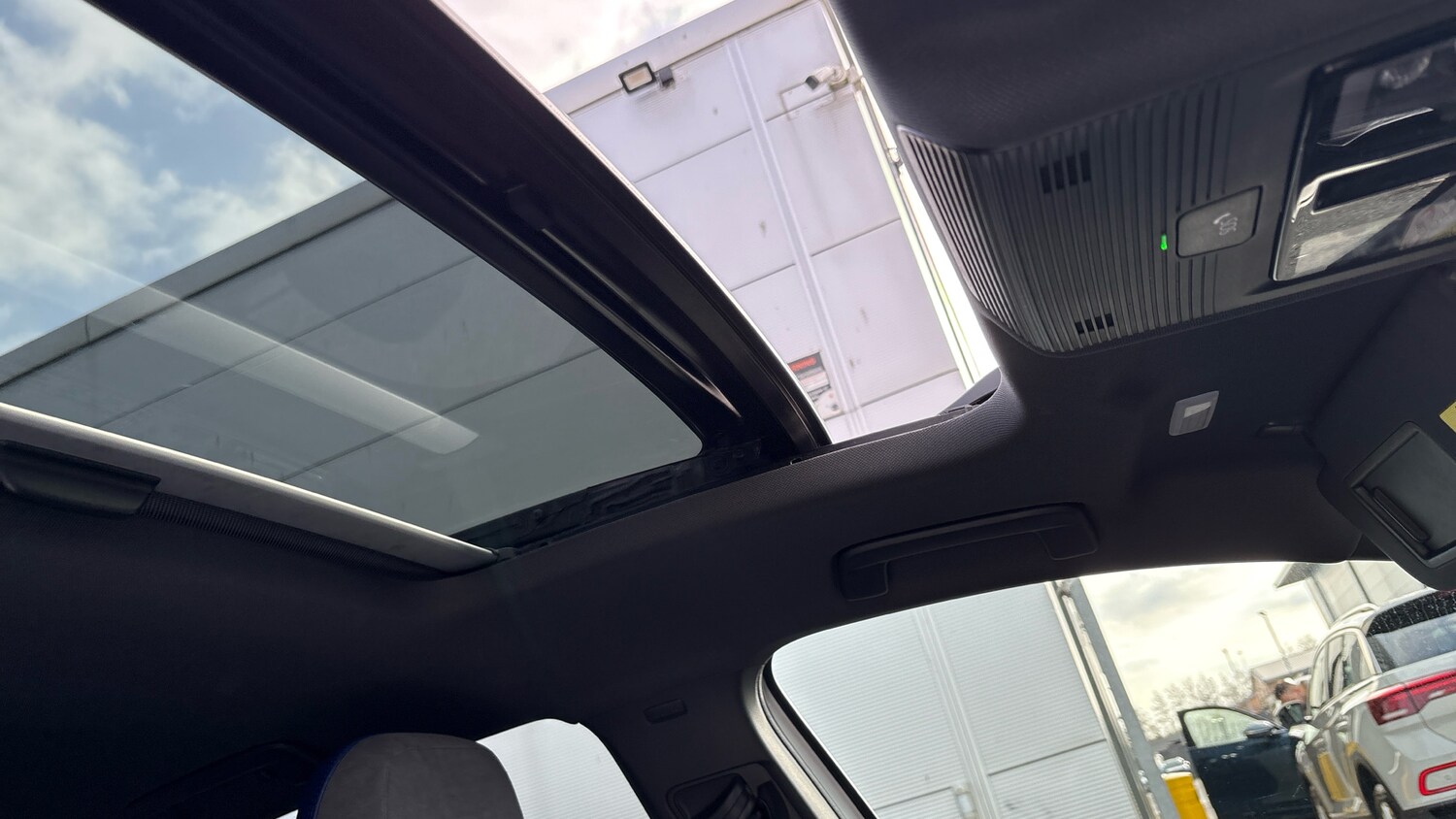 Used Volkswagen Golf 2023 for sale - 77945290: Photo 42