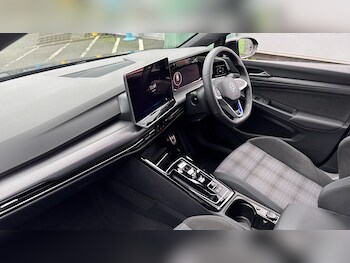 Used Volkswagen Golf 2025 for sale - 77323809: Photo