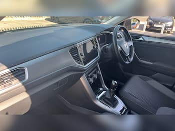 Used Volkswagen T-Roc 2021 for sale - 79545600: Photo