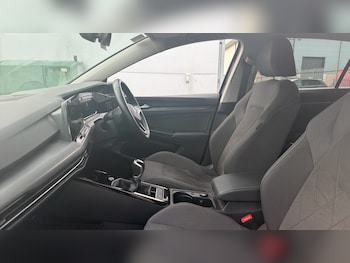 Used Volkswagen Golf 2023 for sale - 77023932: Photo