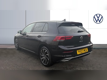 Used Volkswagen Golf 2023 for sale - 77023932: Photo