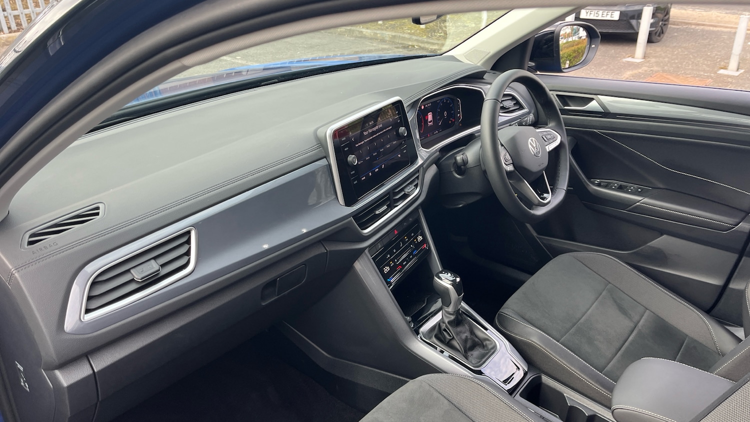 Used Volkswagen T-Roc 2024 for sale - 78039165: Photo 2