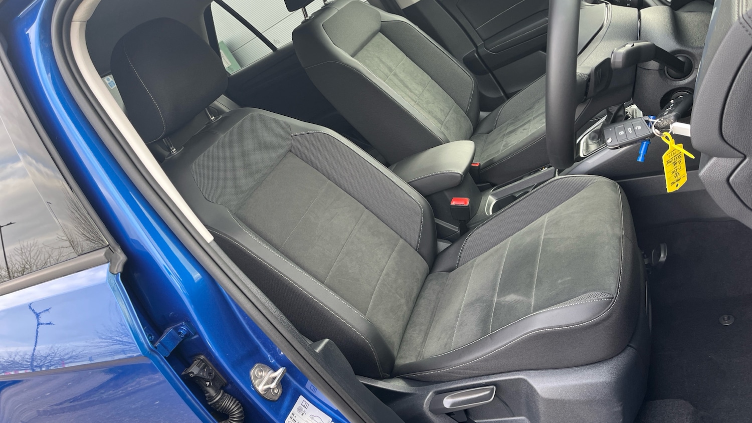 Used Volkswagen T-Roc 2024 for sale - 78039165: Photo 32