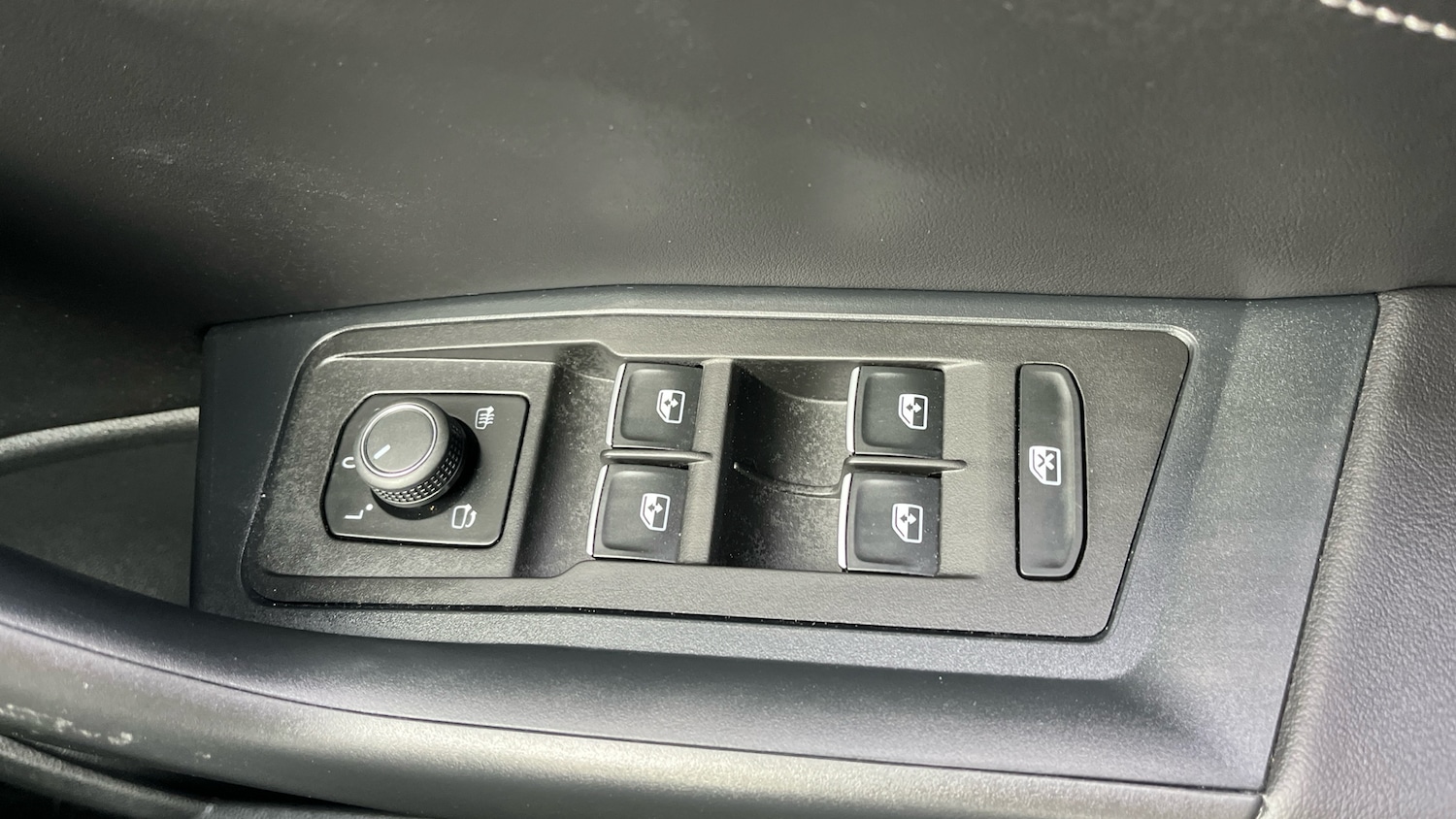 Used Volkswagen T-Roc 2024 for sale - 78039165: Photo 33