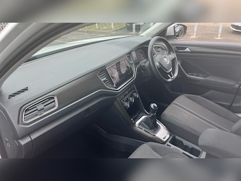 Used Volkswagen T-Roc 2019 for sale - 78011519: Photo