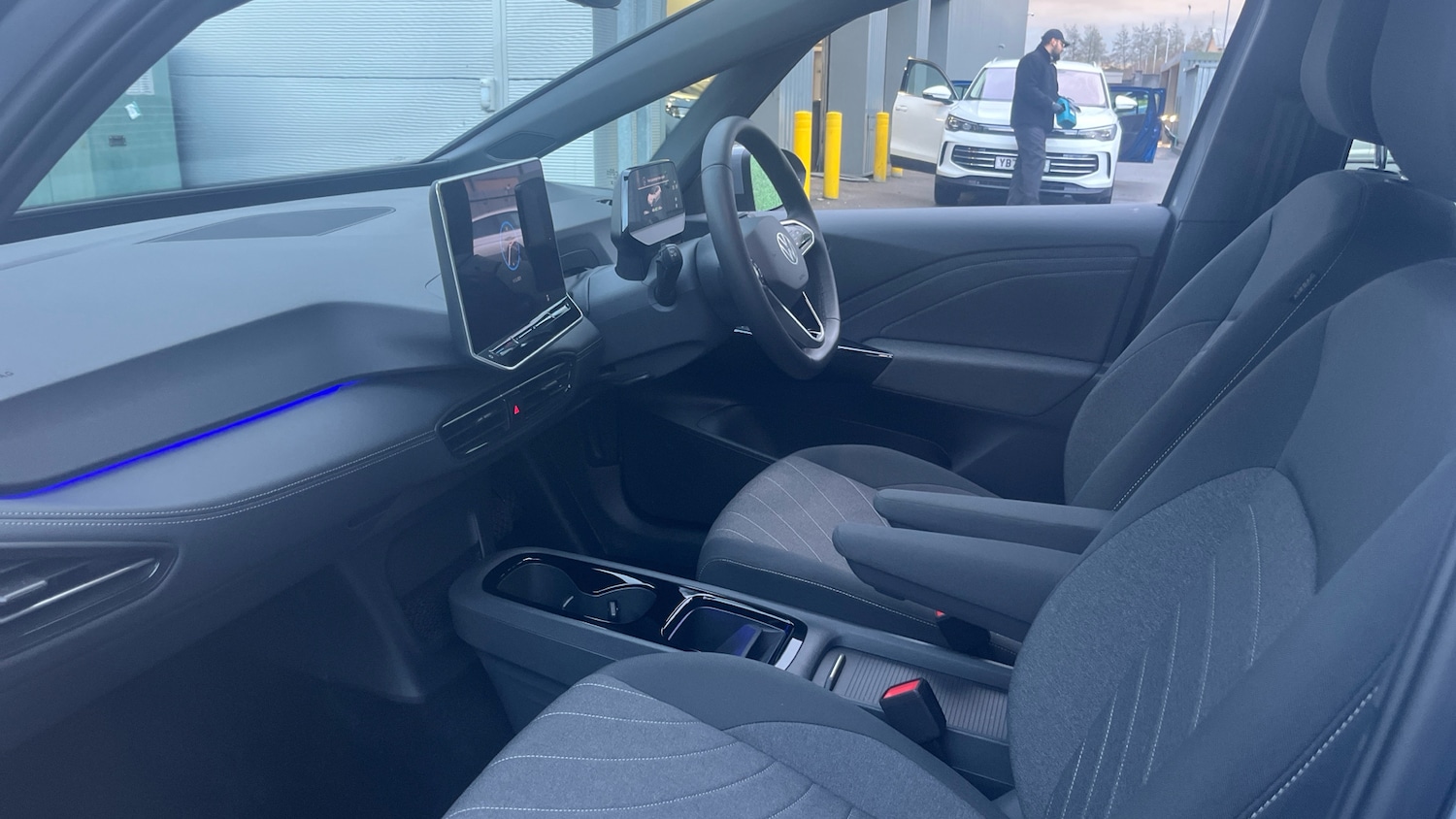 Used Volkswagen ID.3 2025 for sale - 77063814: Photo 2