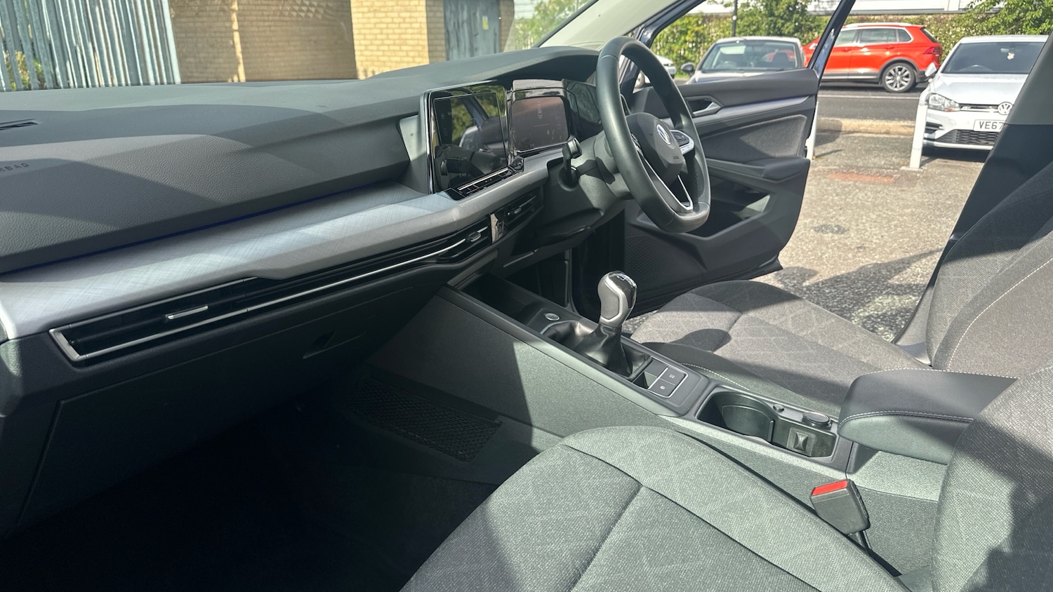 Used Volkswagen Golf 2022 for sale - 75946927: Photo 2