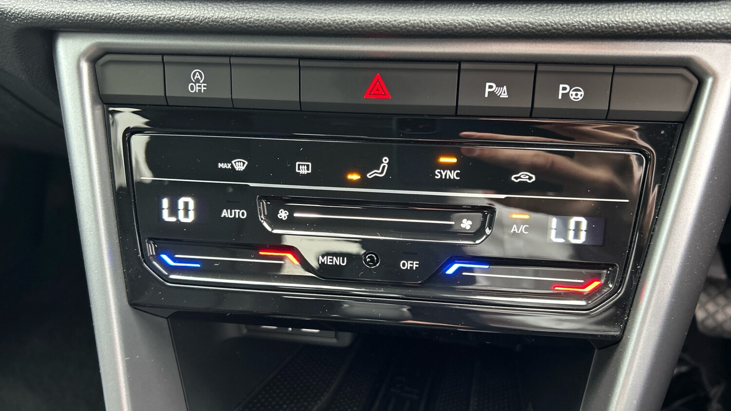 Used Volkswagen T-Roc 2025 for sale - 76222162: Photo 13