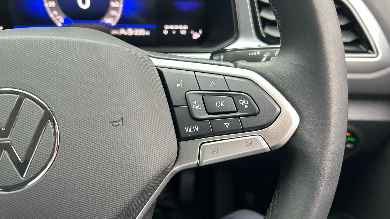 Used Volkswagen T-Roc 2025 for sale - 76222162: Photo 18