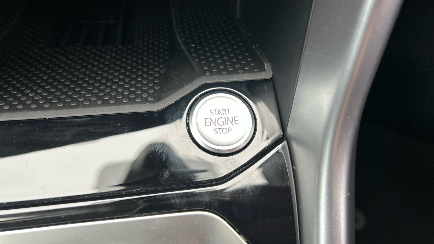 Used Volkswagen T-Roc 2025 for sale - 76222162: Photo 27