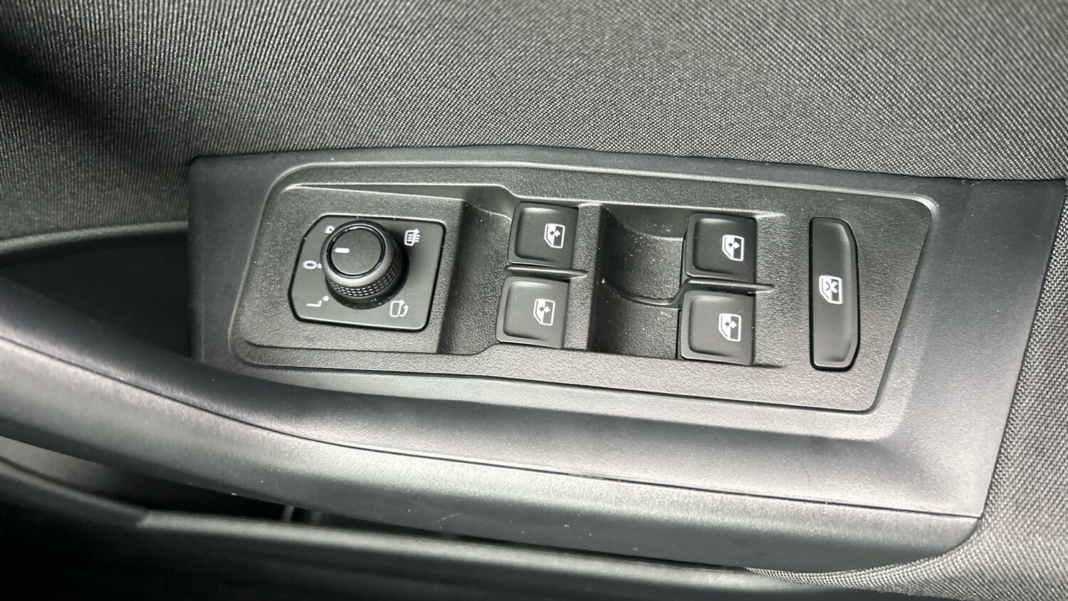 Used Volkswagen T-Roc 2025 for sale - 76222162: Photo 29