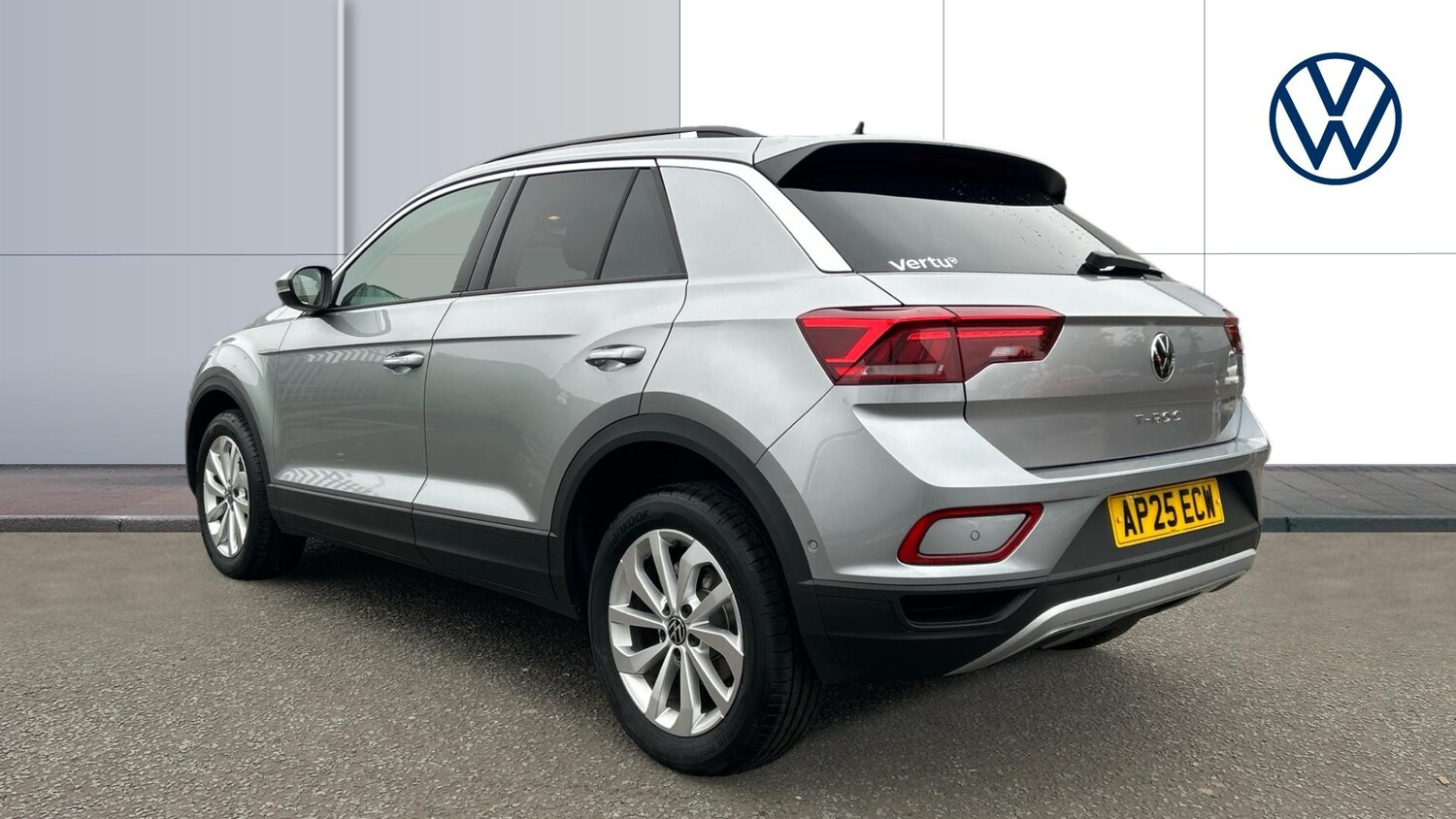 Used Volkswagen T-Roc 2025 for sale - 76222162: Photo 3