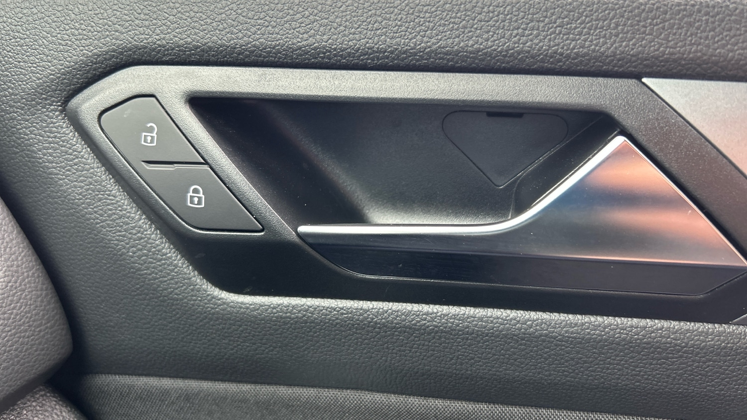 Used Volkswagen T-Roc 2025 for sale - 76222162: Photo 30