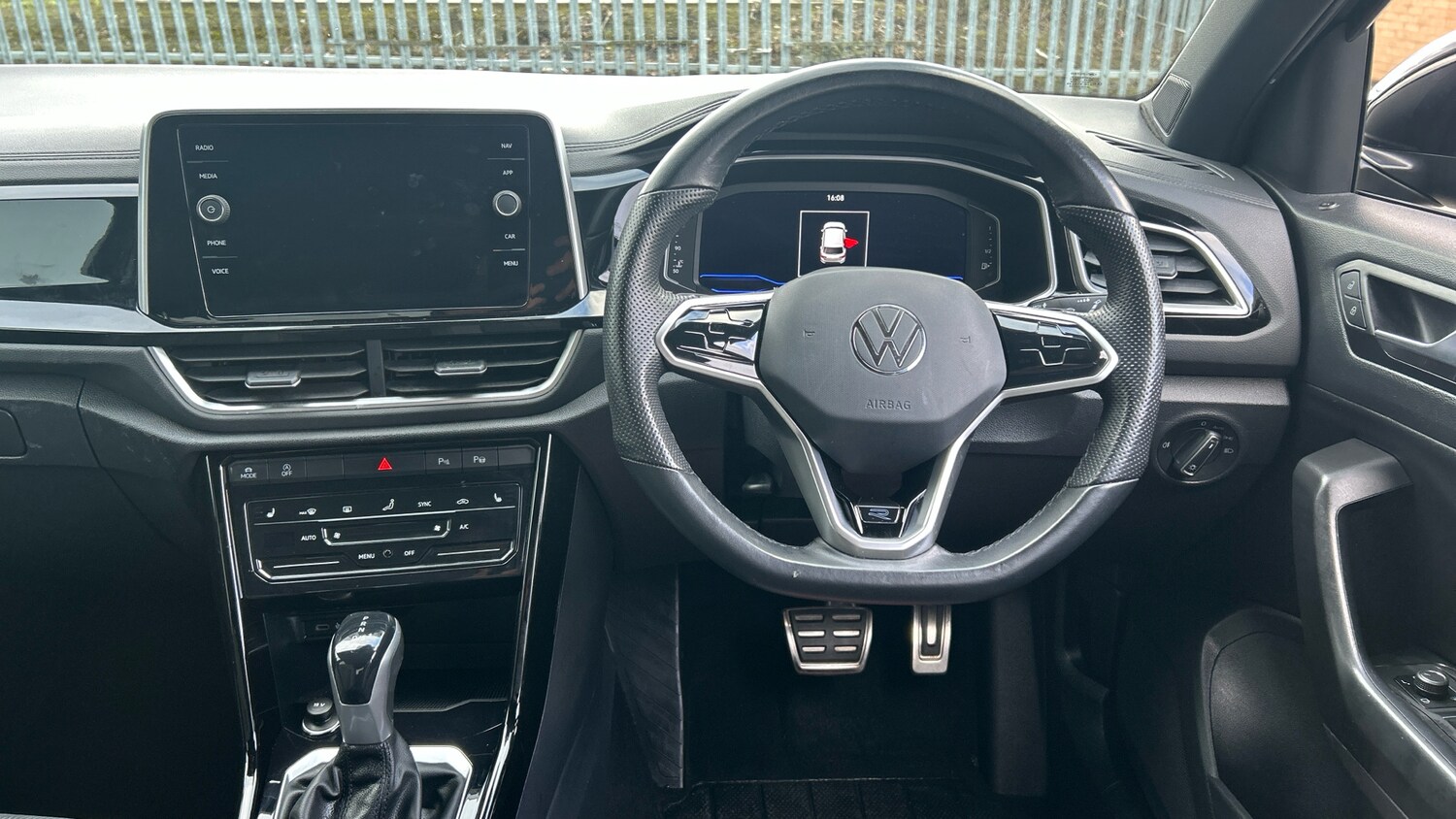 Used Volkswagen T-Roc 2022 for sale - 77830353: Photo 10