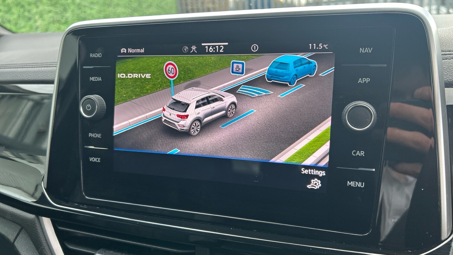 Used Volkswagen T-Roc 2022 for sale - 77830353: Photo 25