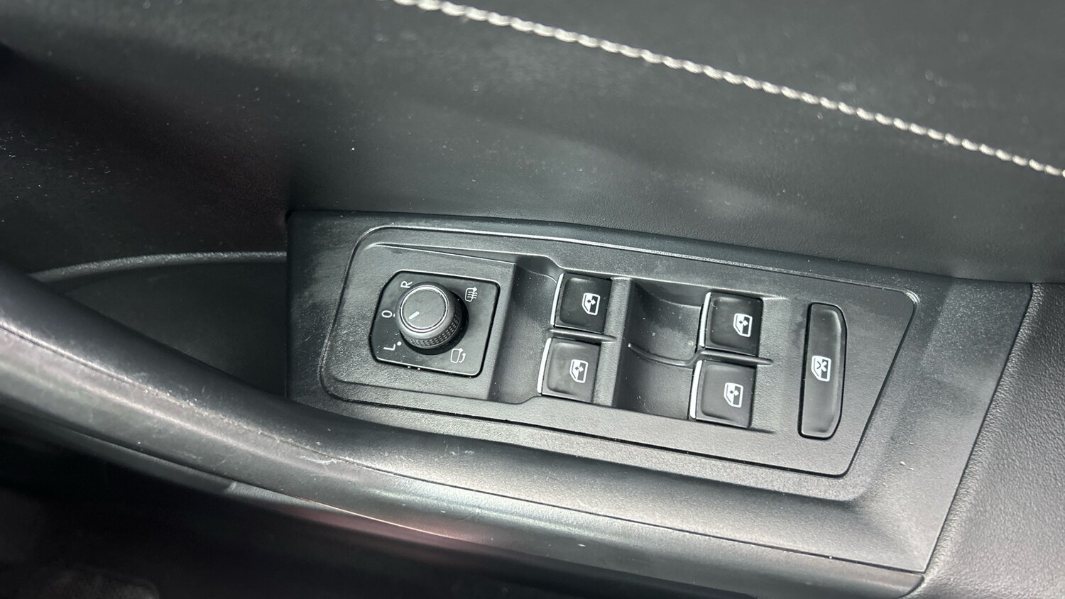 Used Volkswagen T-Roc 2022 for sale - 77830353: Photo 37